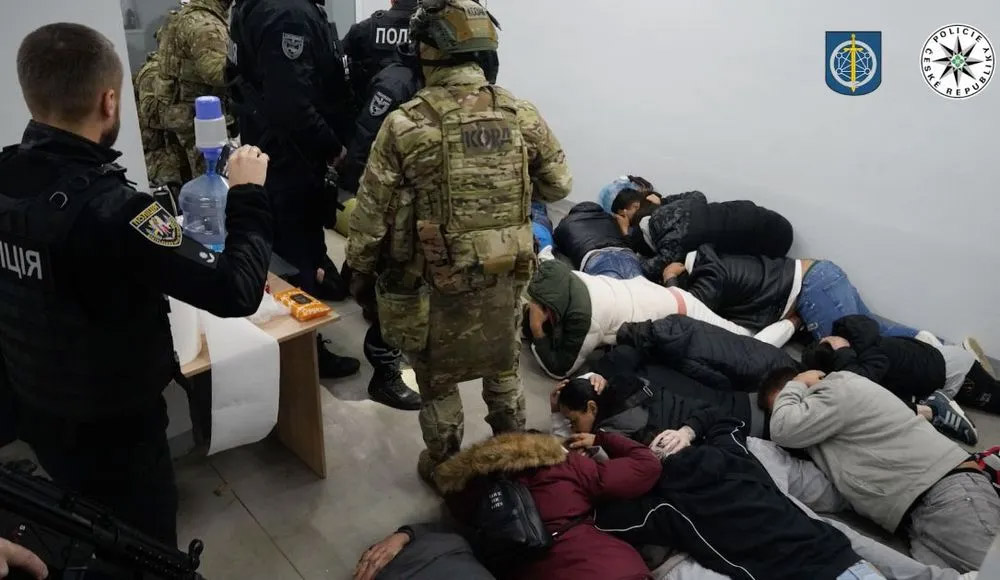 Поліція ліквідувала мережу шахрайських call-центрів в Україні
